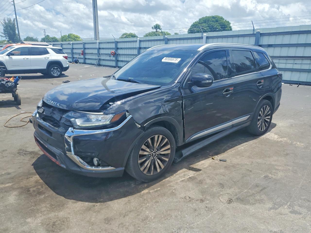 2020 Mitsubishi Outlander, SE