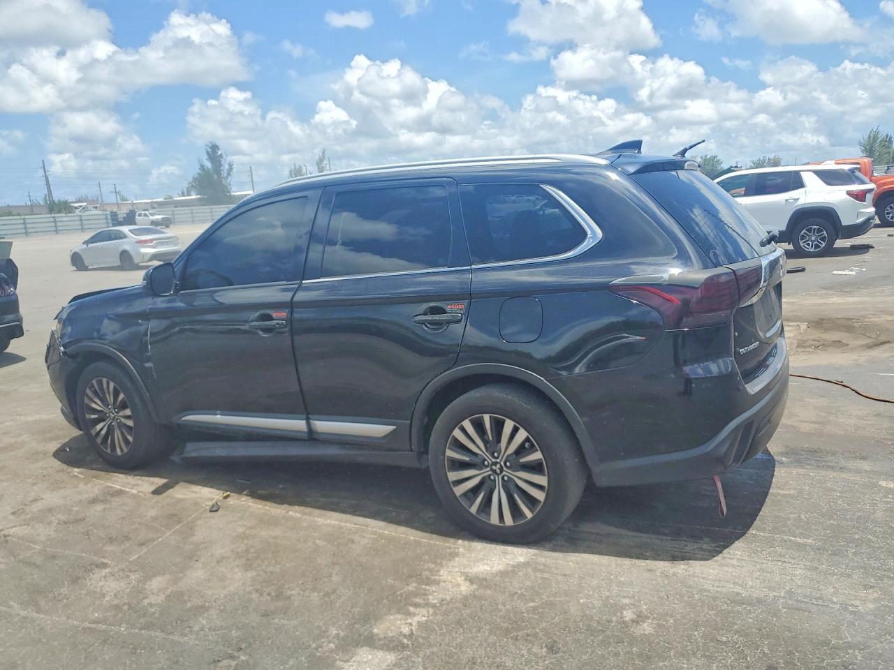 2020 Mitsubishi Outlander, SE
