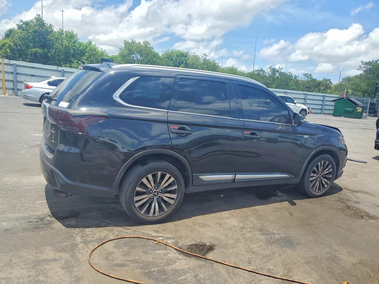 2020 Mitsubishi Outlander, SE