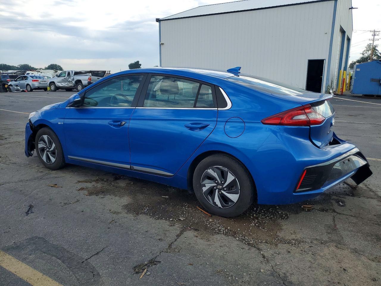 2017 Hyundai Ioniq, Sel