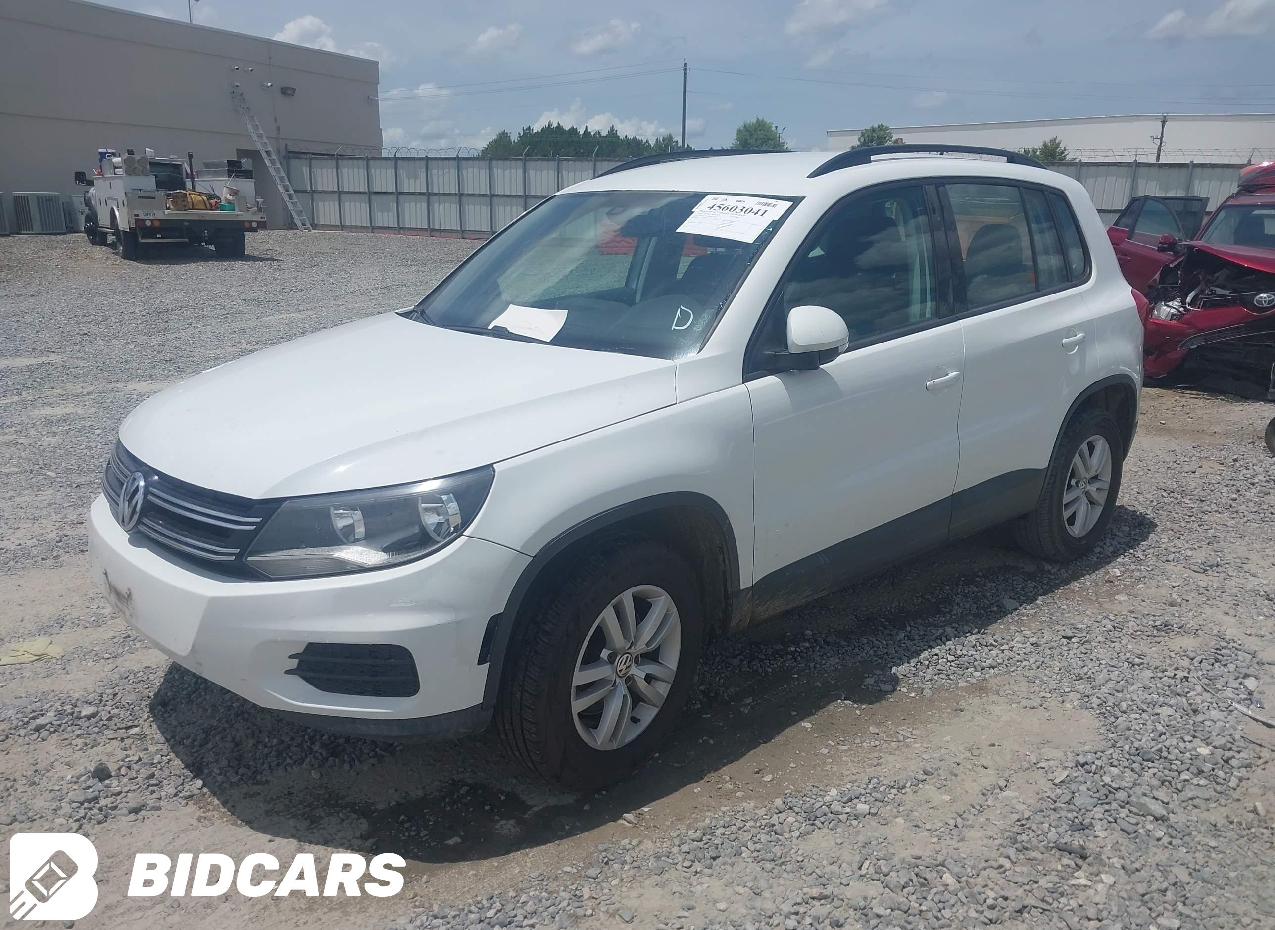 2016 Volkswagen Tiguan, S