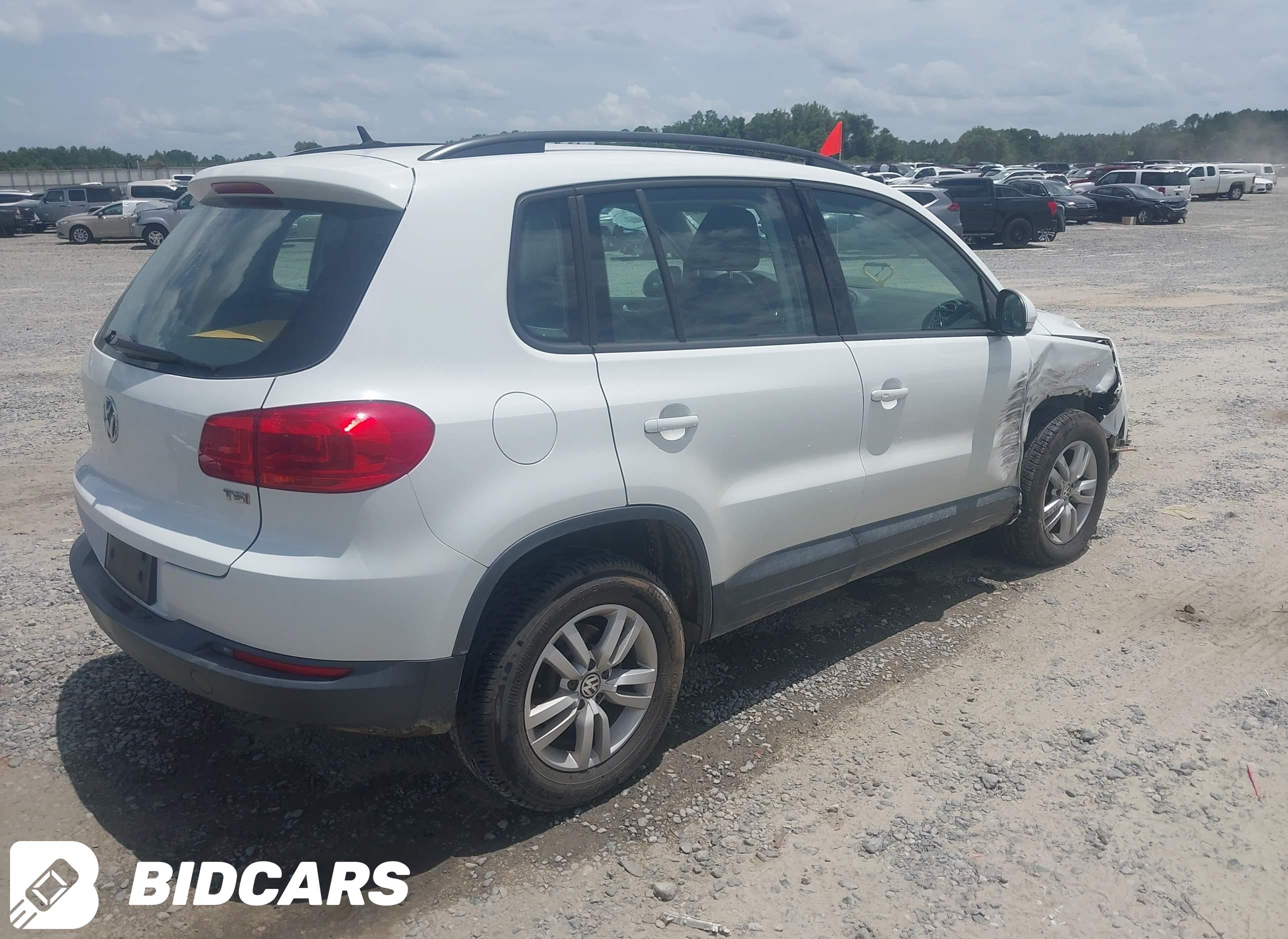 2016 Volkswagen Tiguan, S
