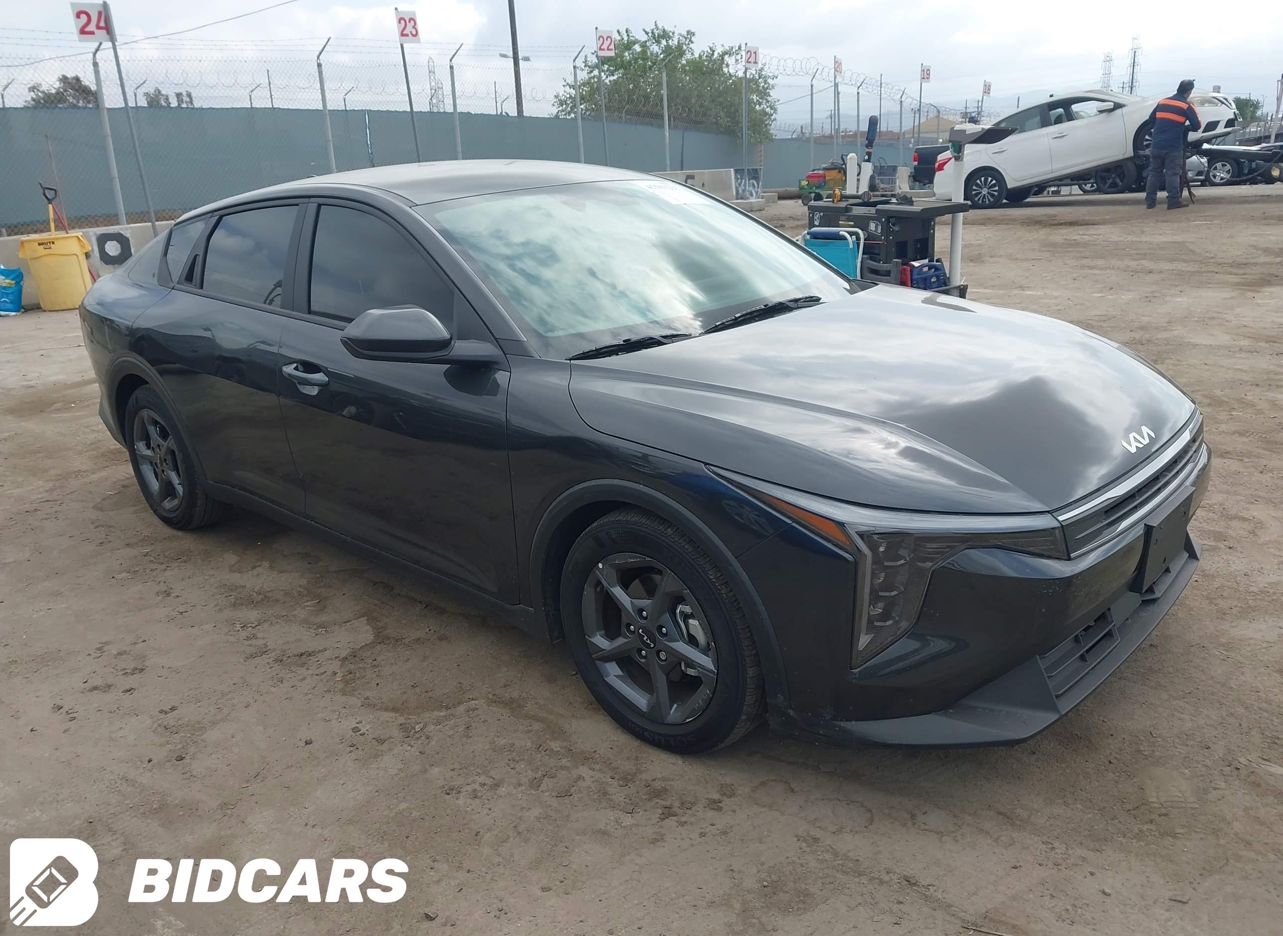 2025 KIA K4, Lxs