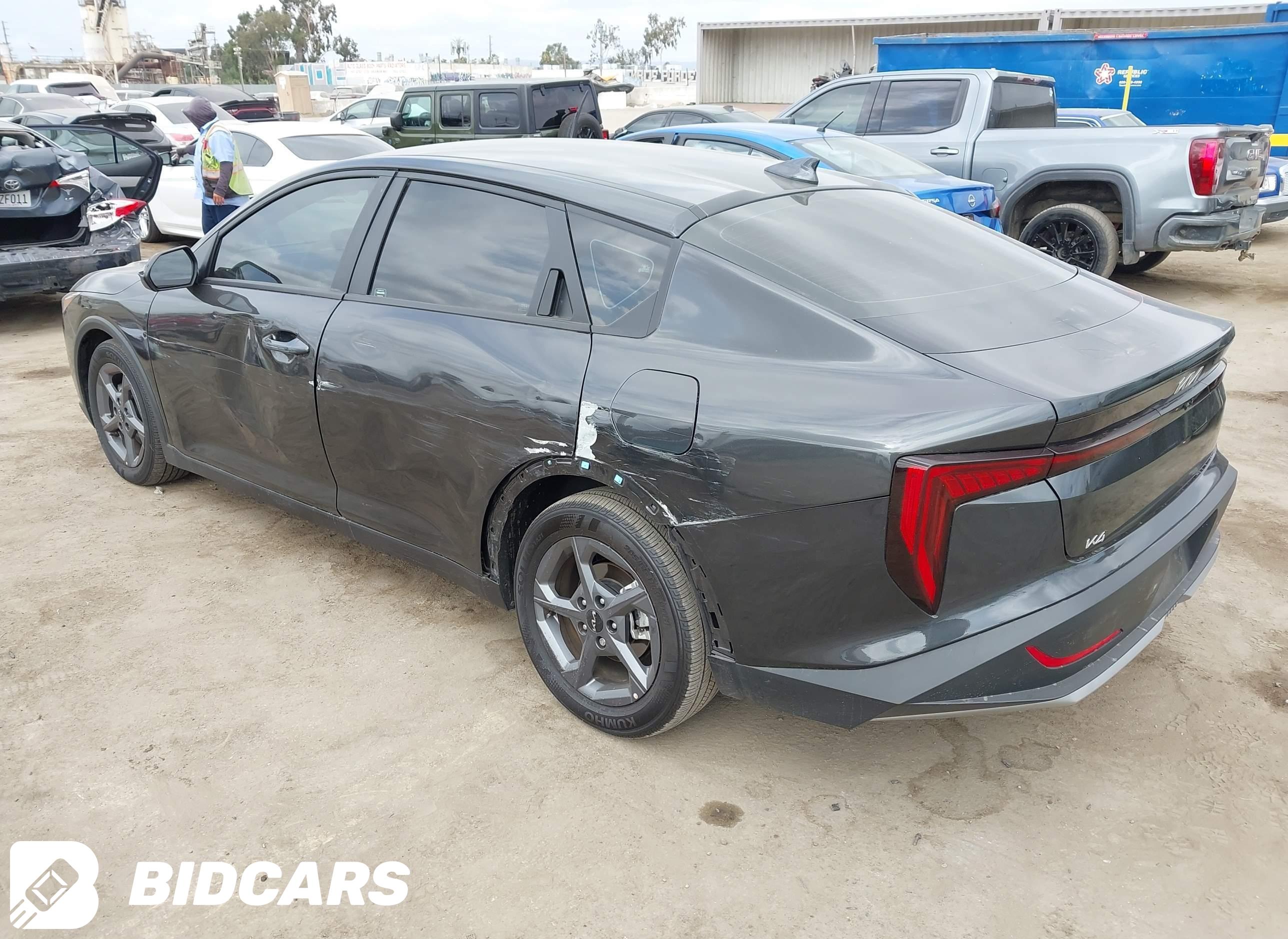 2025 KIA K4, Lxs