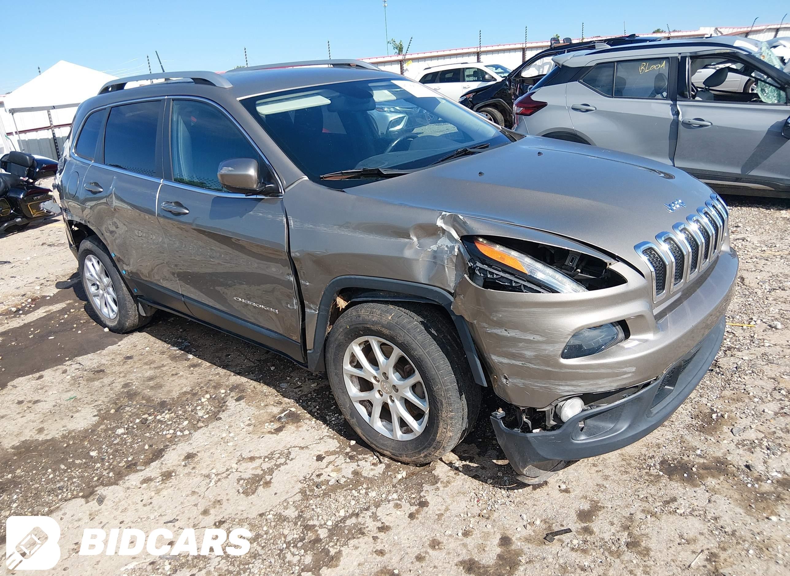 2016 Jeep Cherokee, Latitude