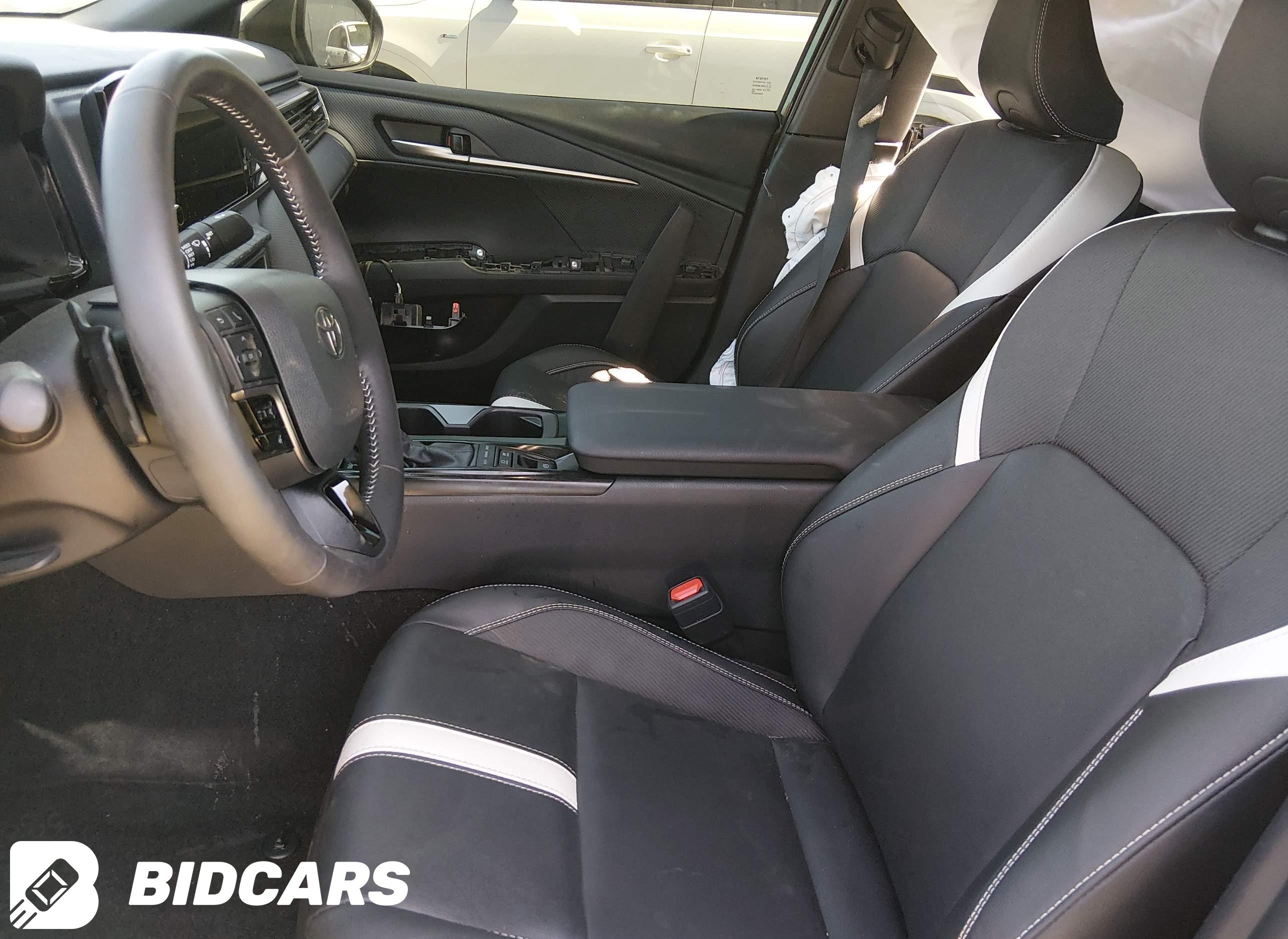 2026 Toyota Camry, SE