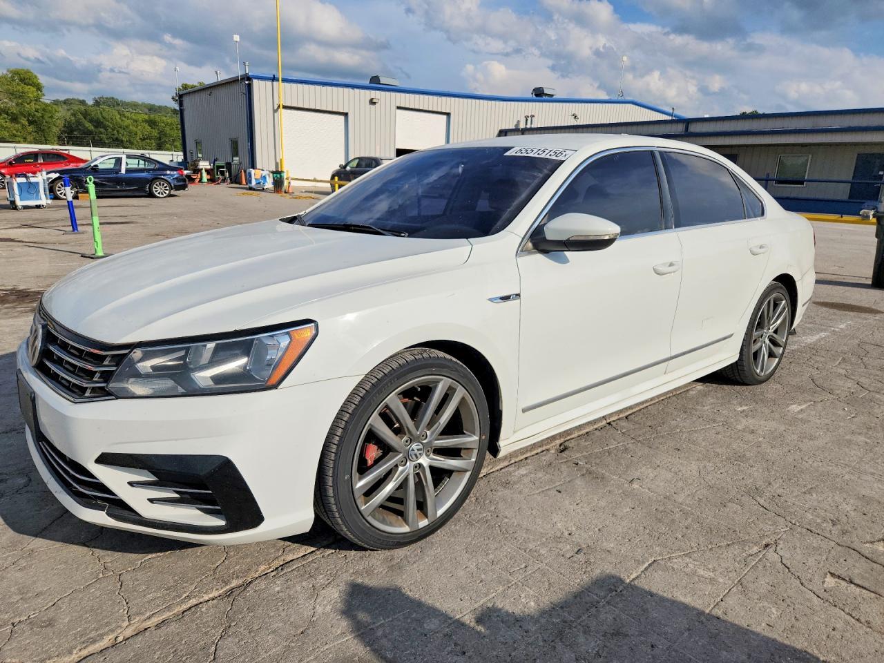 2017 Volkswagen Passat, R-Line