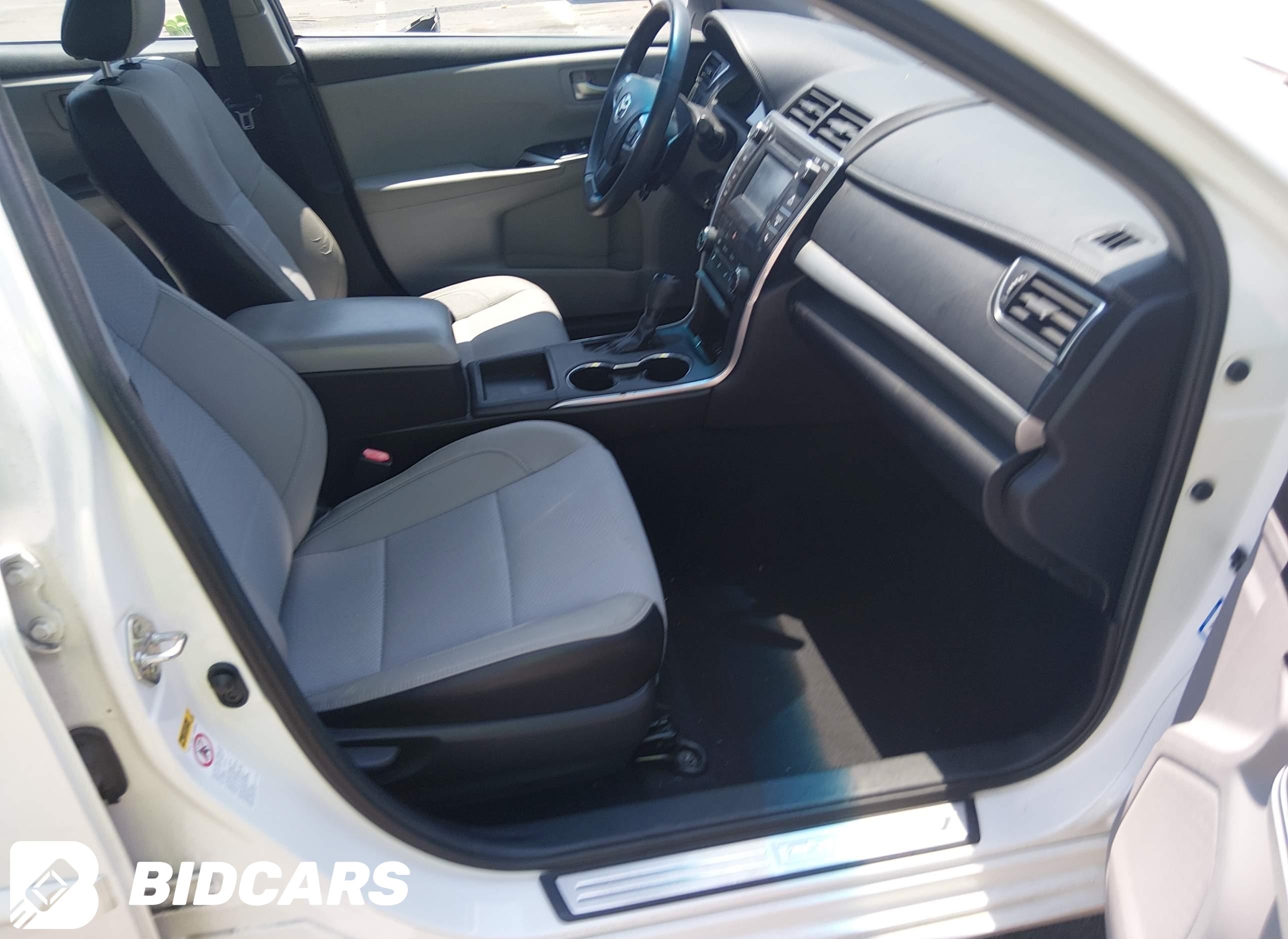 2016 Toyota Camry, SE