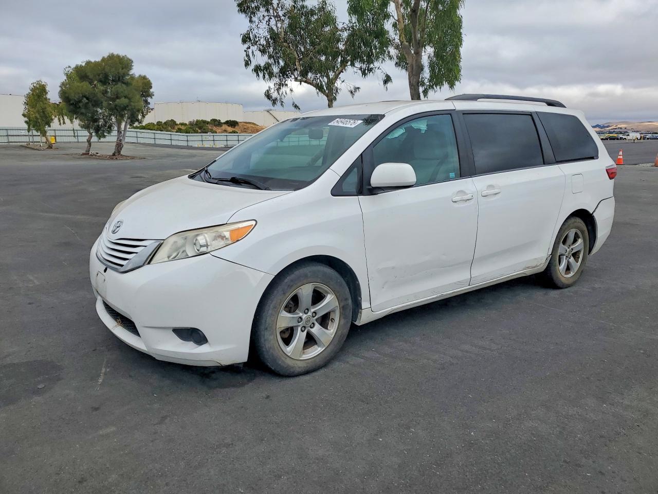 2015 Toyota Sienna, LE