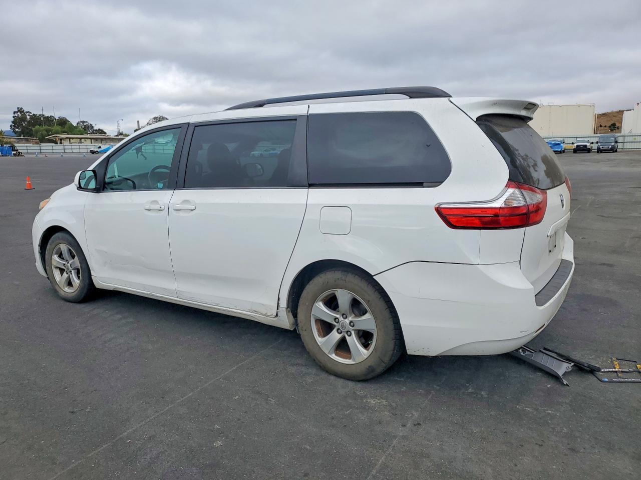 2015 Toyota Sienna, LE
