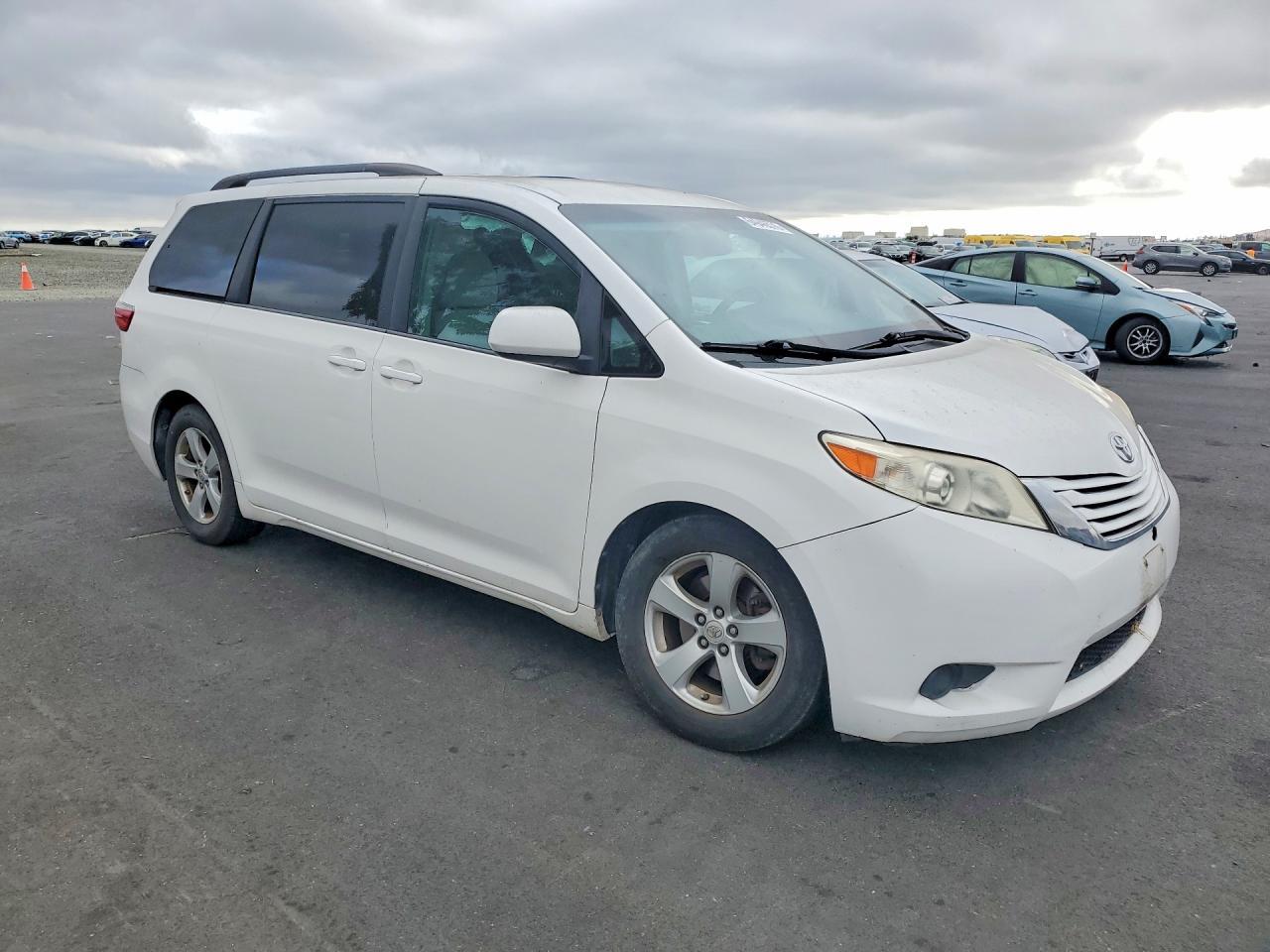 2015 Toyota Sienna, LE