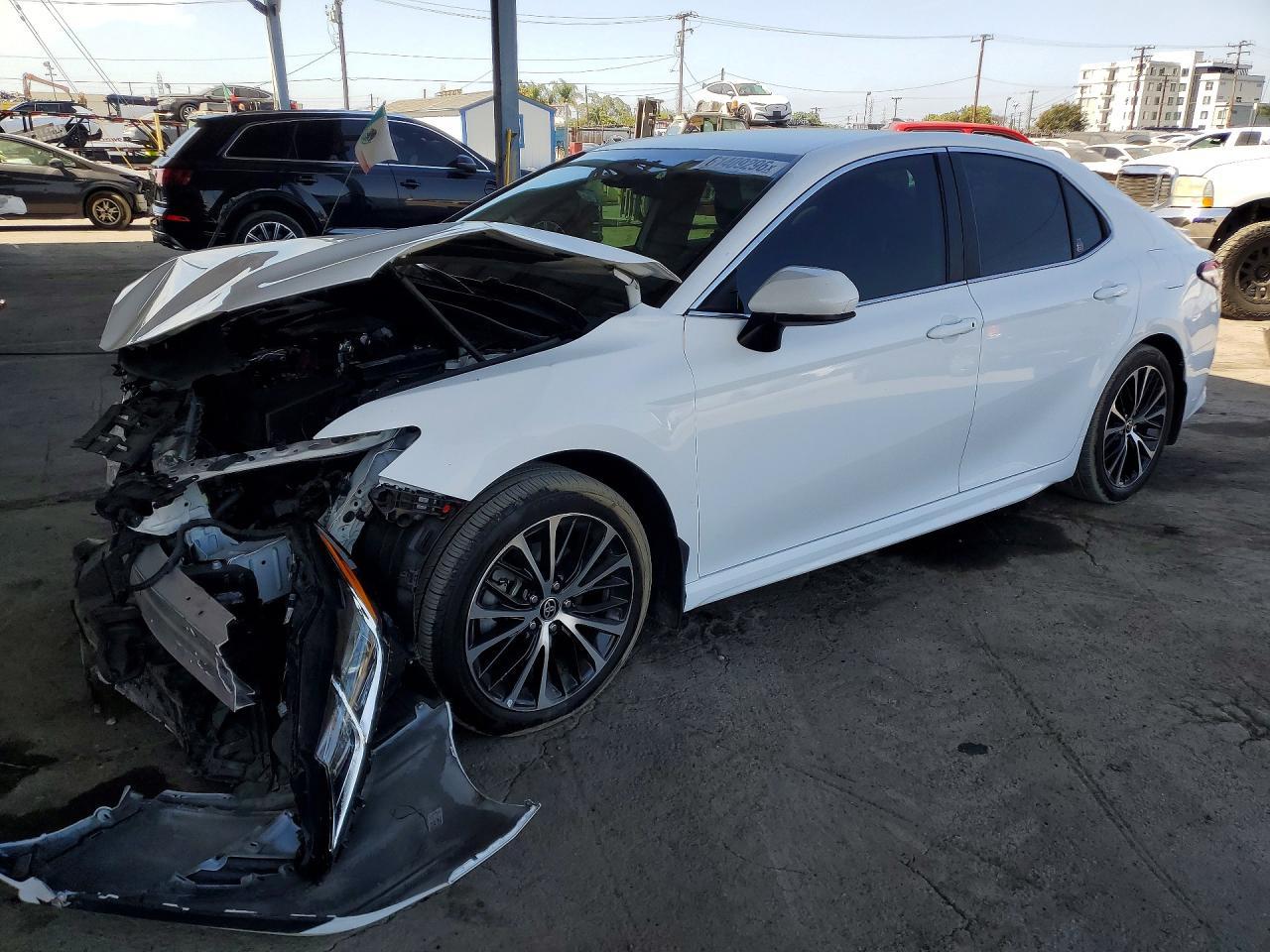 2020 Toyota Camry, SE