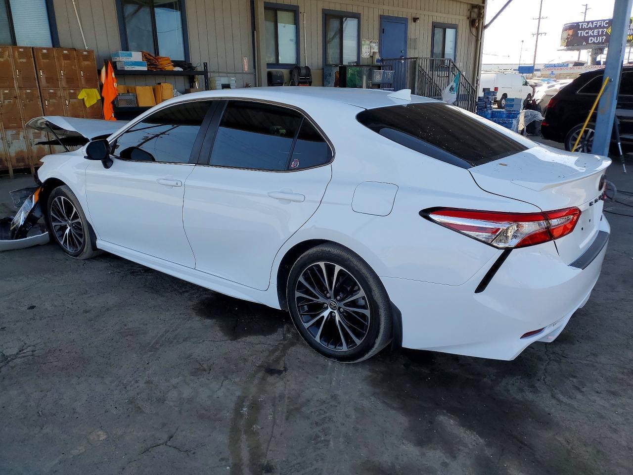 2020 Toyota Camry, SE