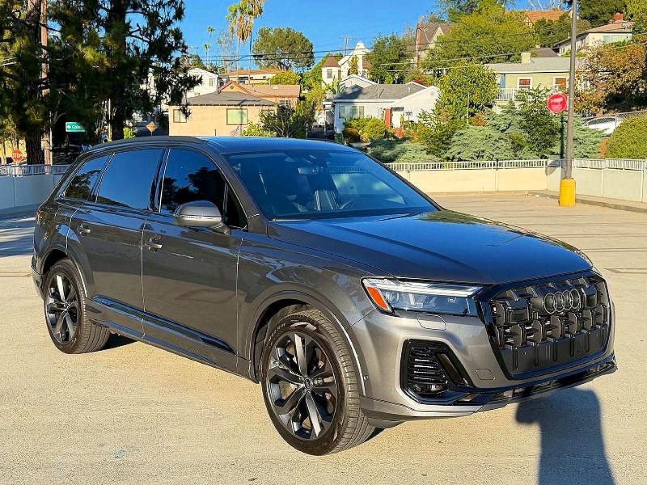 2025 Audi Q7, Premium Plus