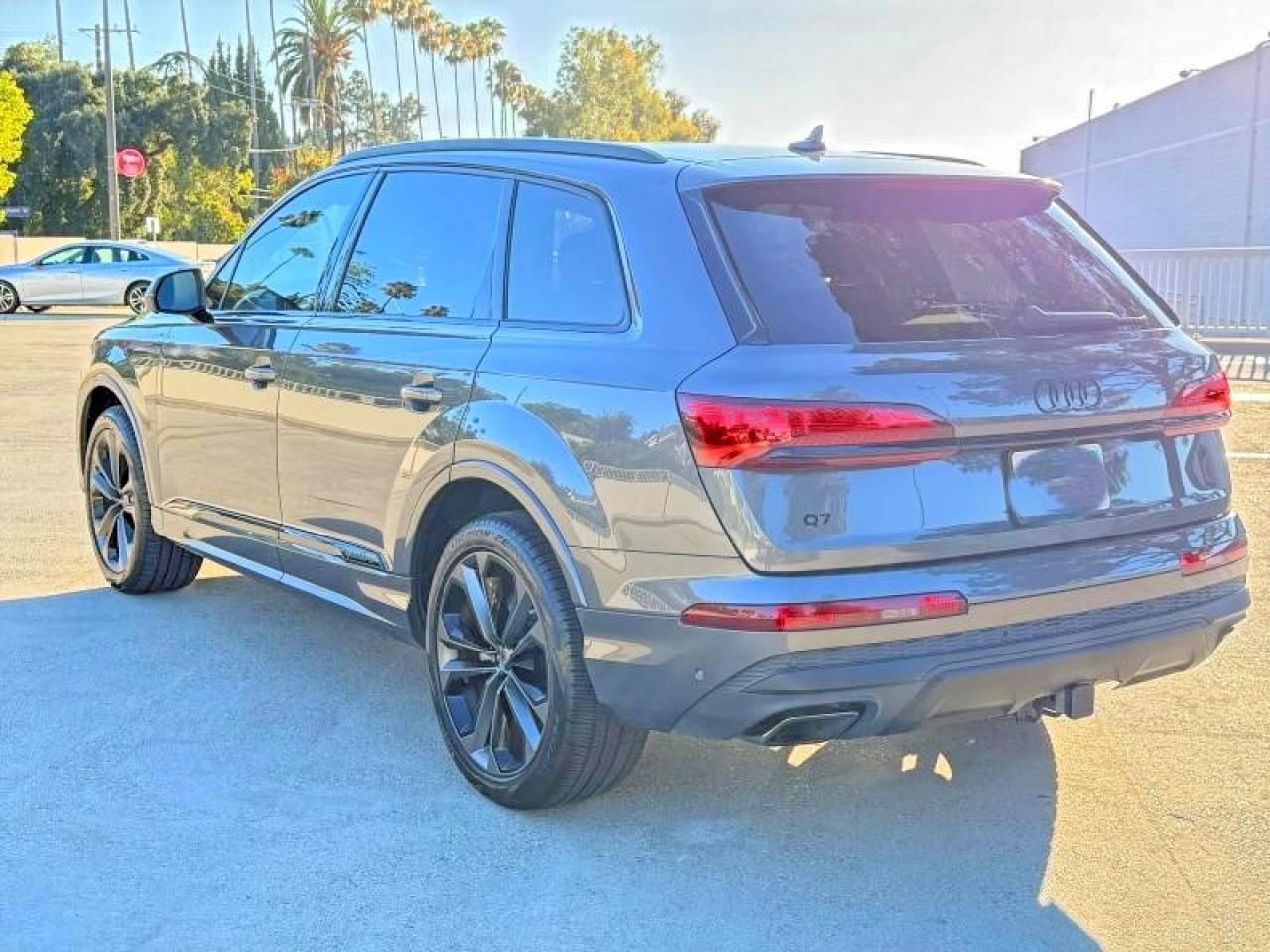 2025 Audi Q7, Premium Plus