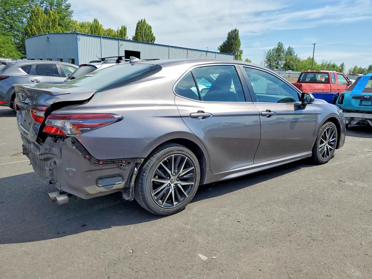 2022 Toyota Camry, SE