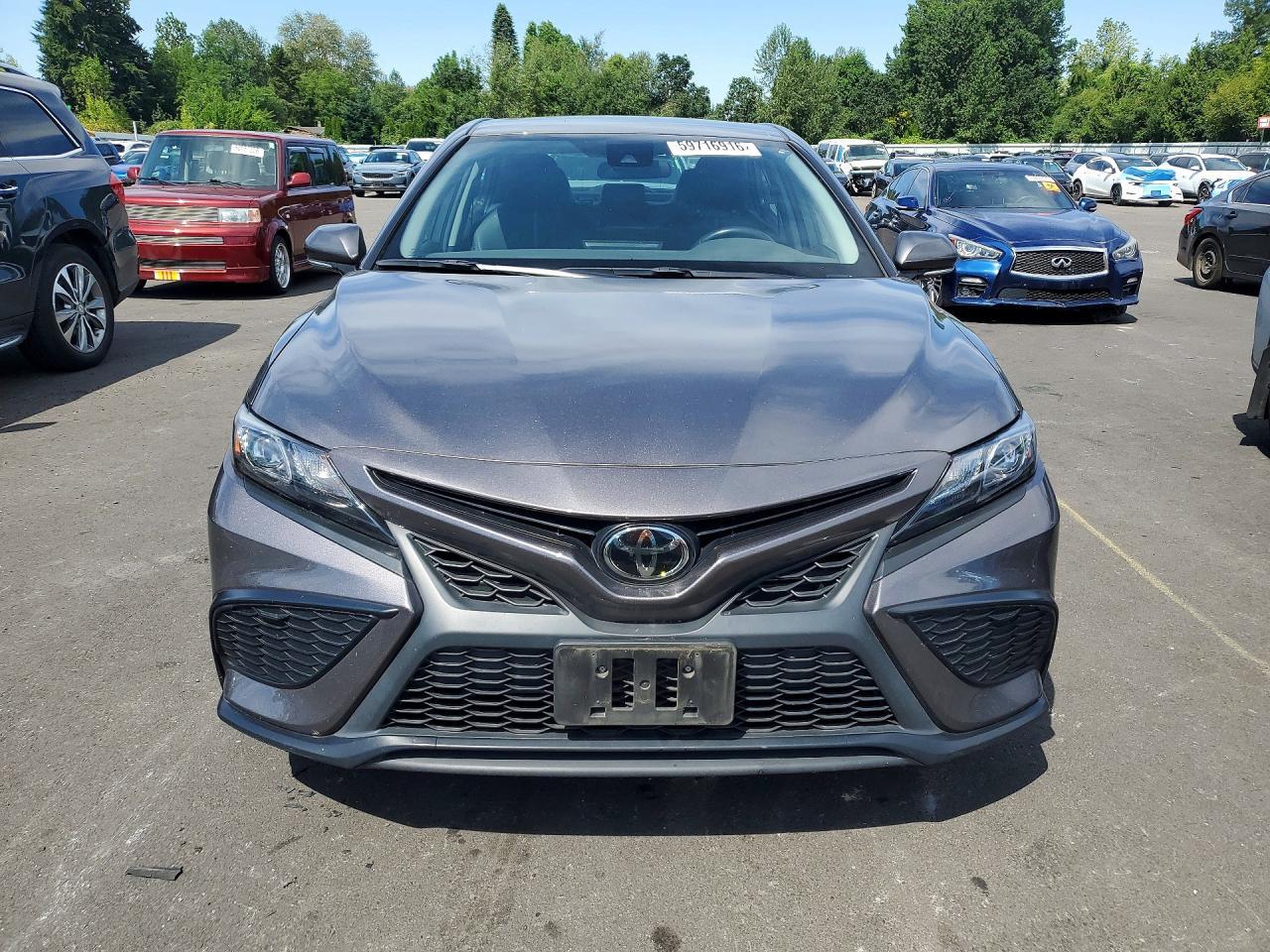 2022 Toyota Camry, SE