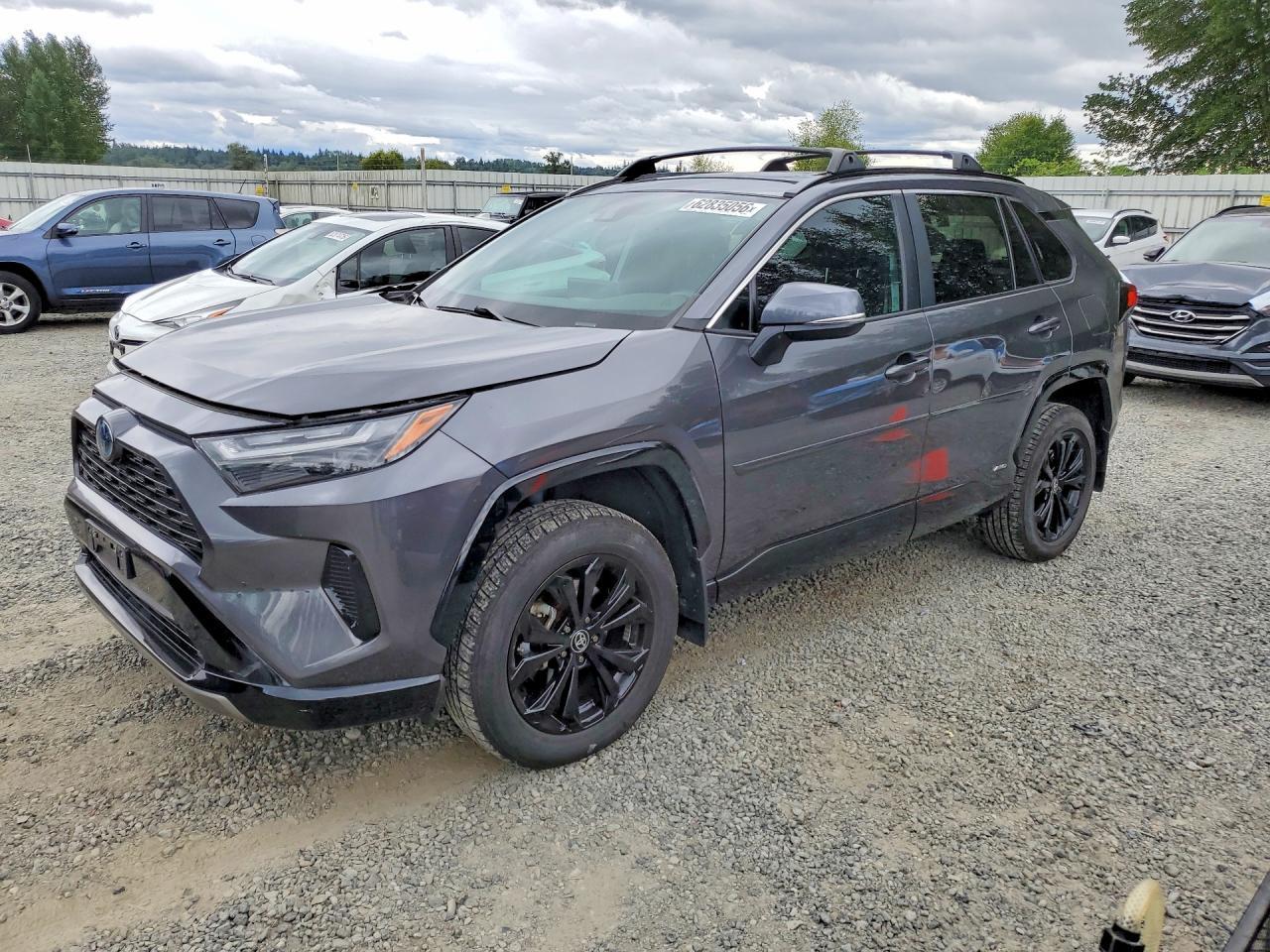 2022 Toyota RAV4, SE