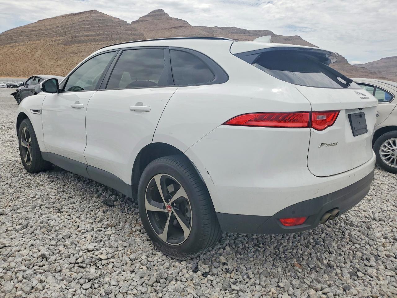 2017 Jaguar F-Pace, Premium
