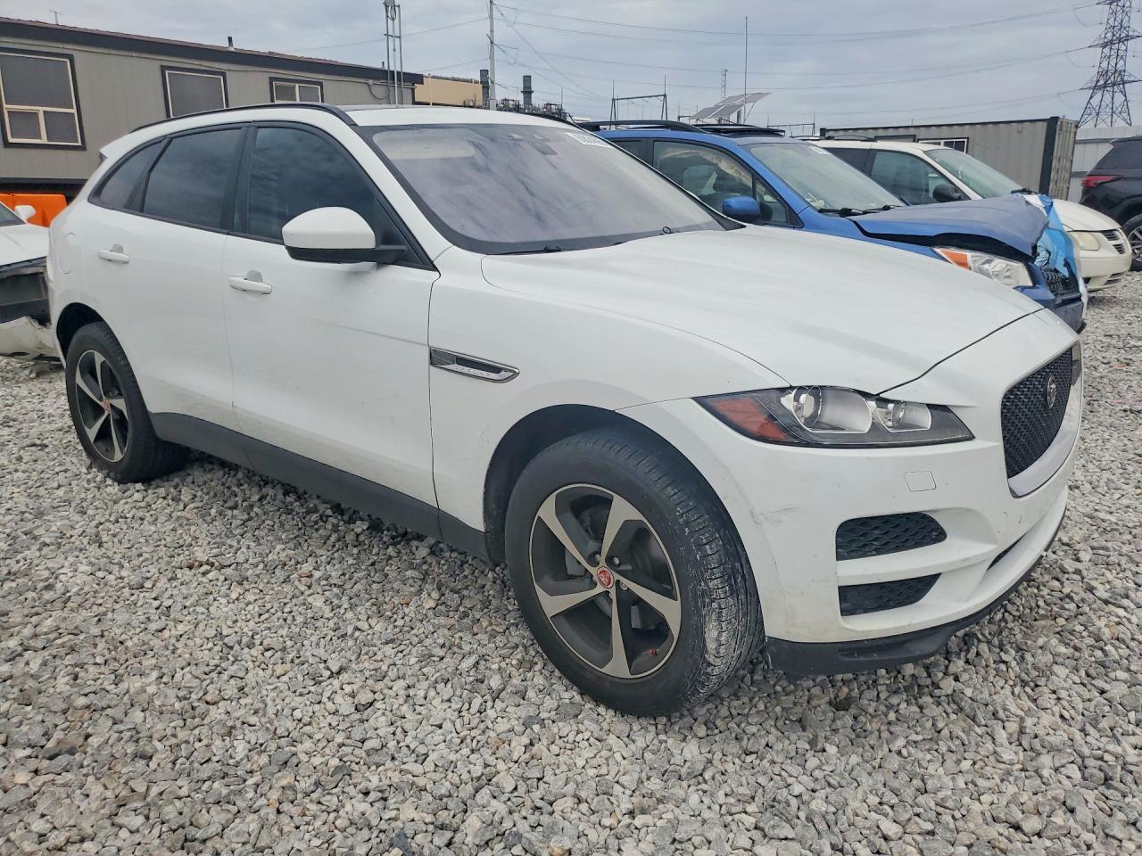 2017 Jaguar F-Pace, Premium