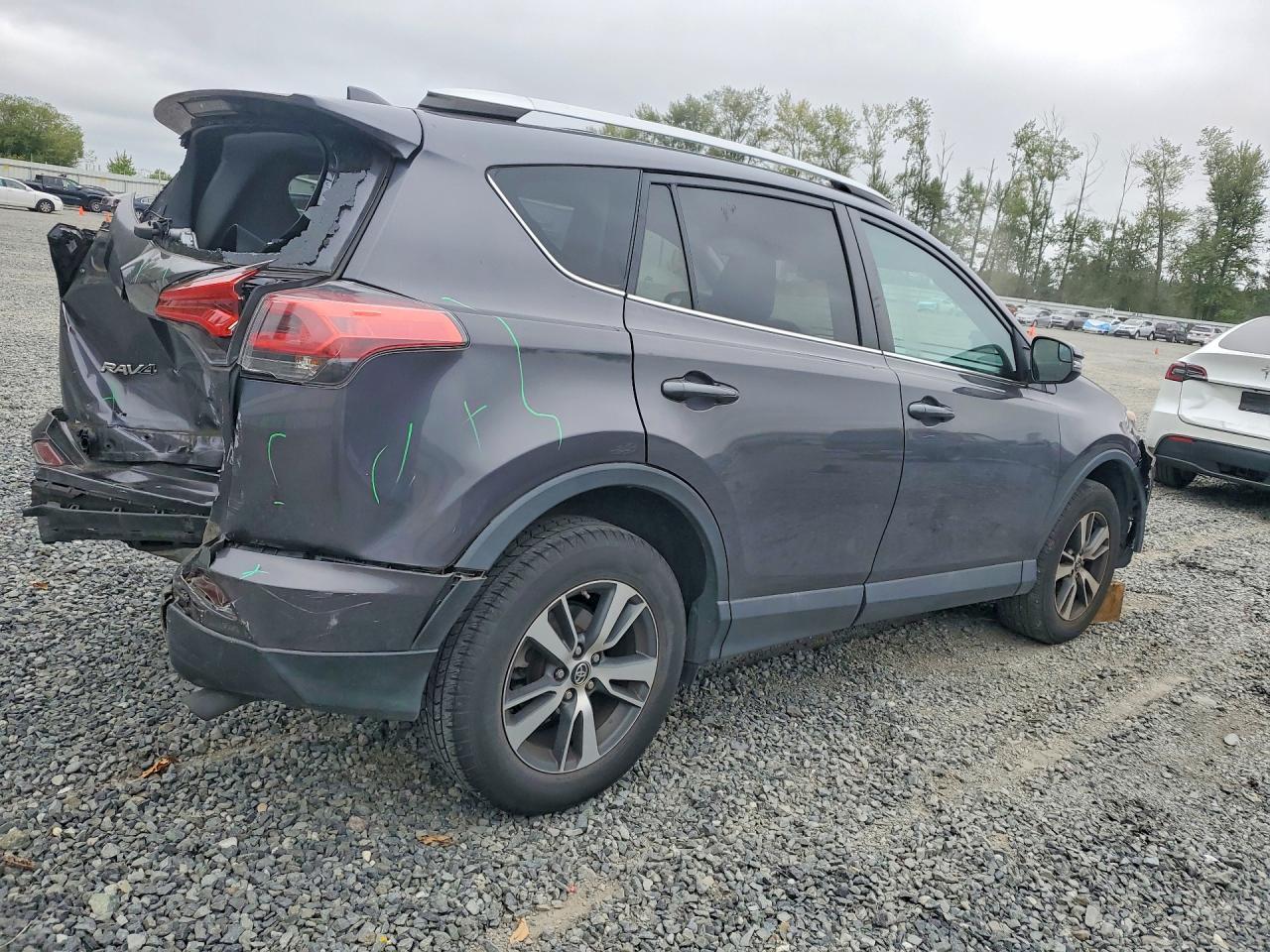 2016 Toyota RAV4, Xle