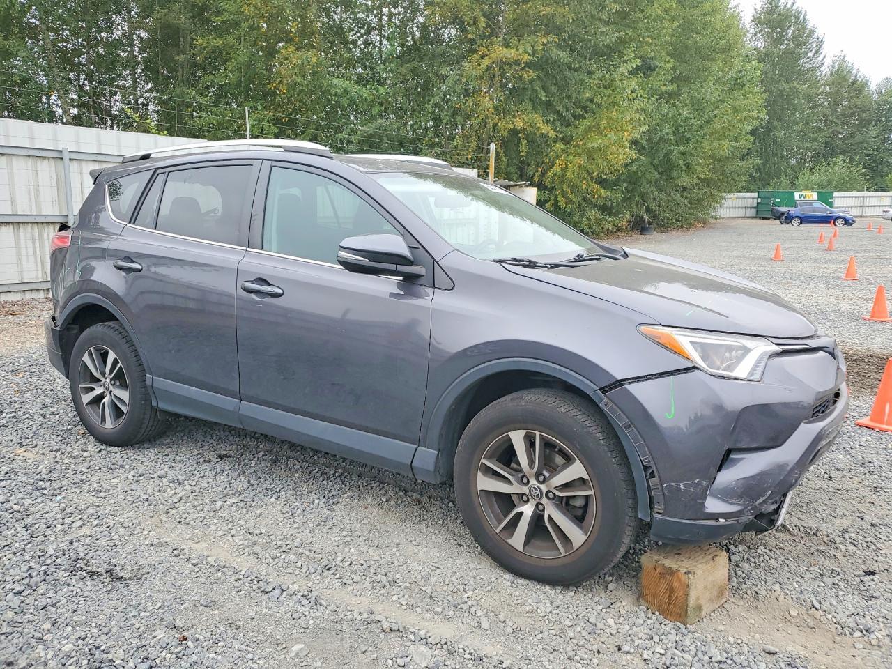 2016 Toyota RAV4, Xle