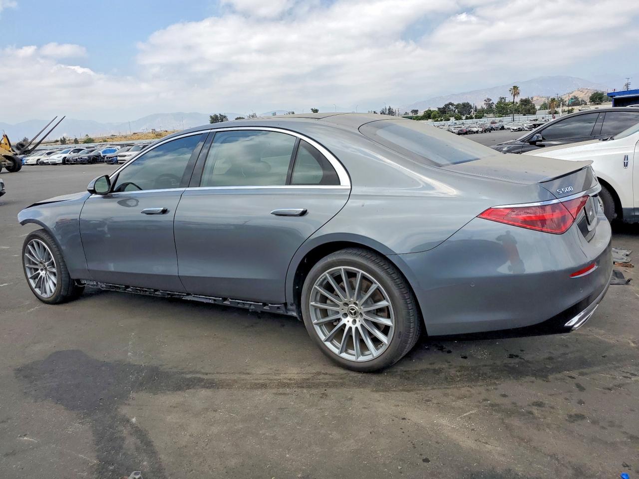 2022 Mercedes-Benz S-Class, 5...