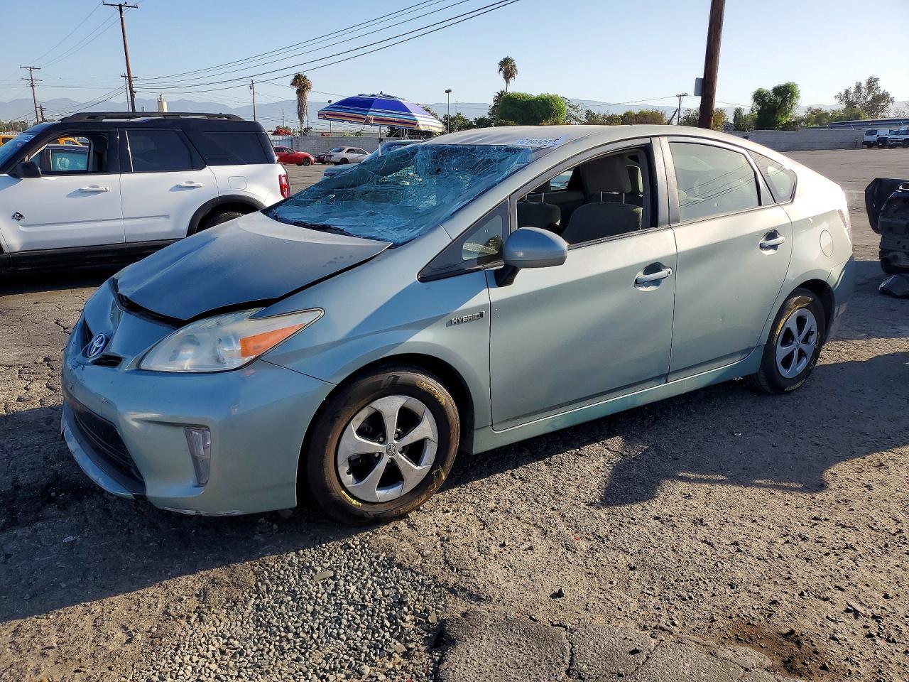 2015 Toyota Prius, Three