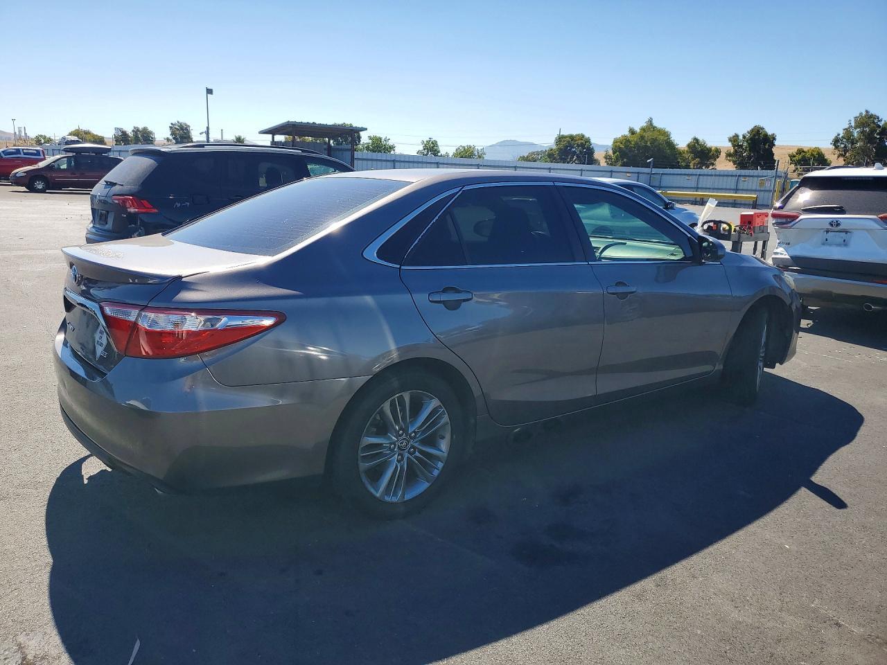 2016 Toyota Camry, SE
