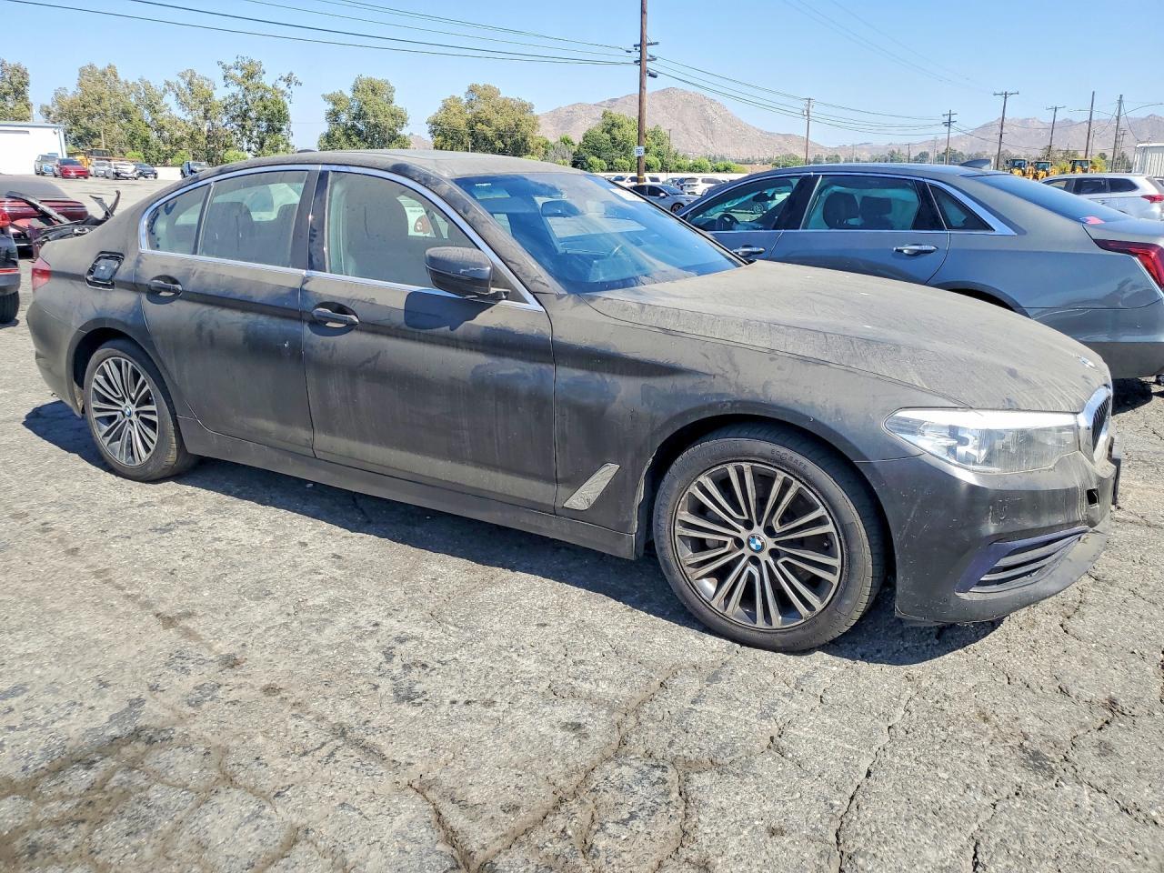 2020 BMW 5 Series, 530E