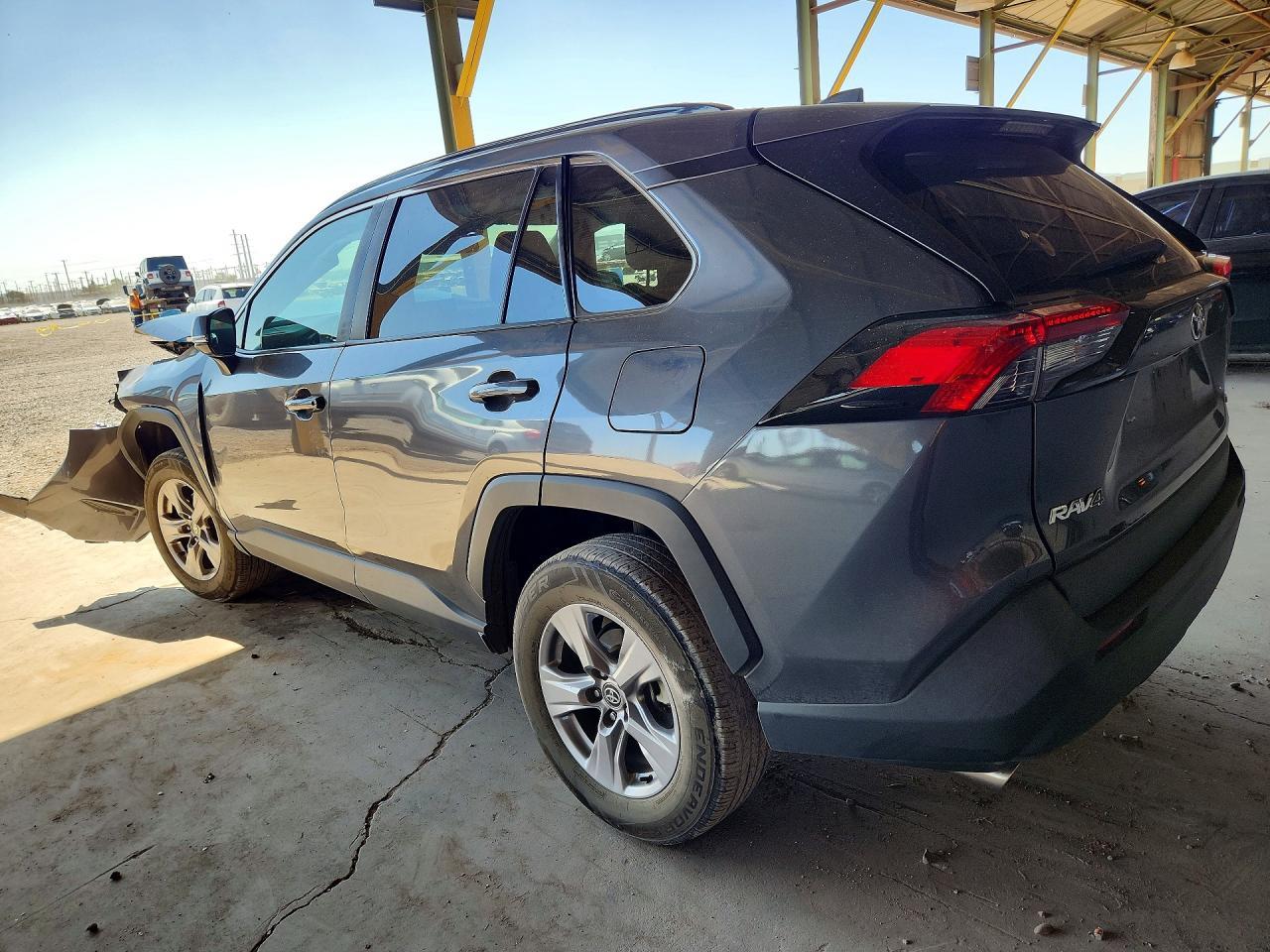 2022 Toyota RAV4, Xle