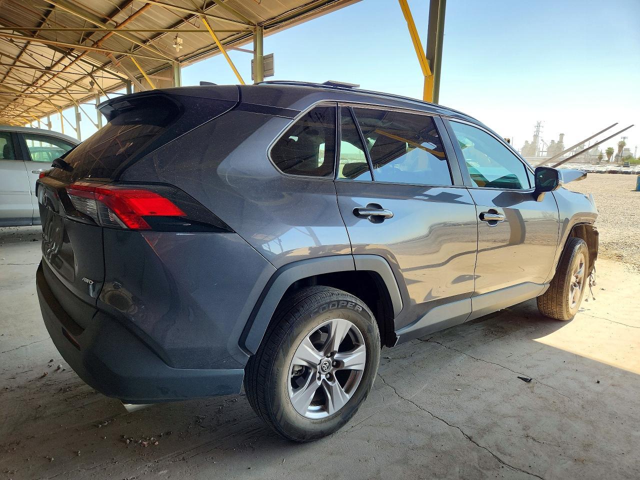2022 Toyota RAV4, Xle