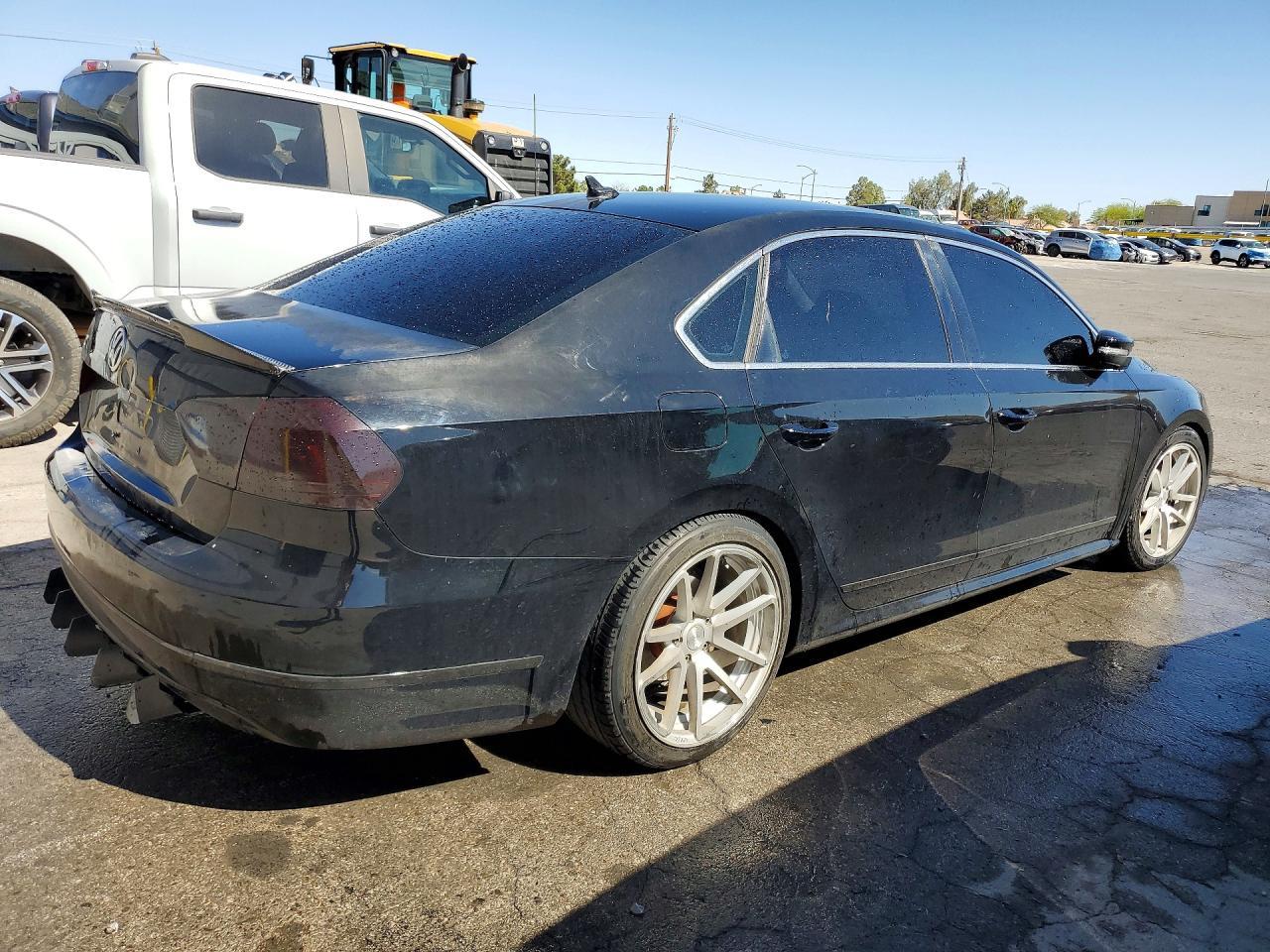 2015 Volkswagen Passat, Sel