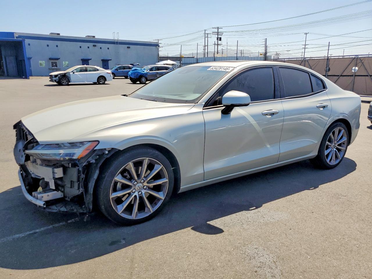 2019 Volvo S60, T5 Momentum