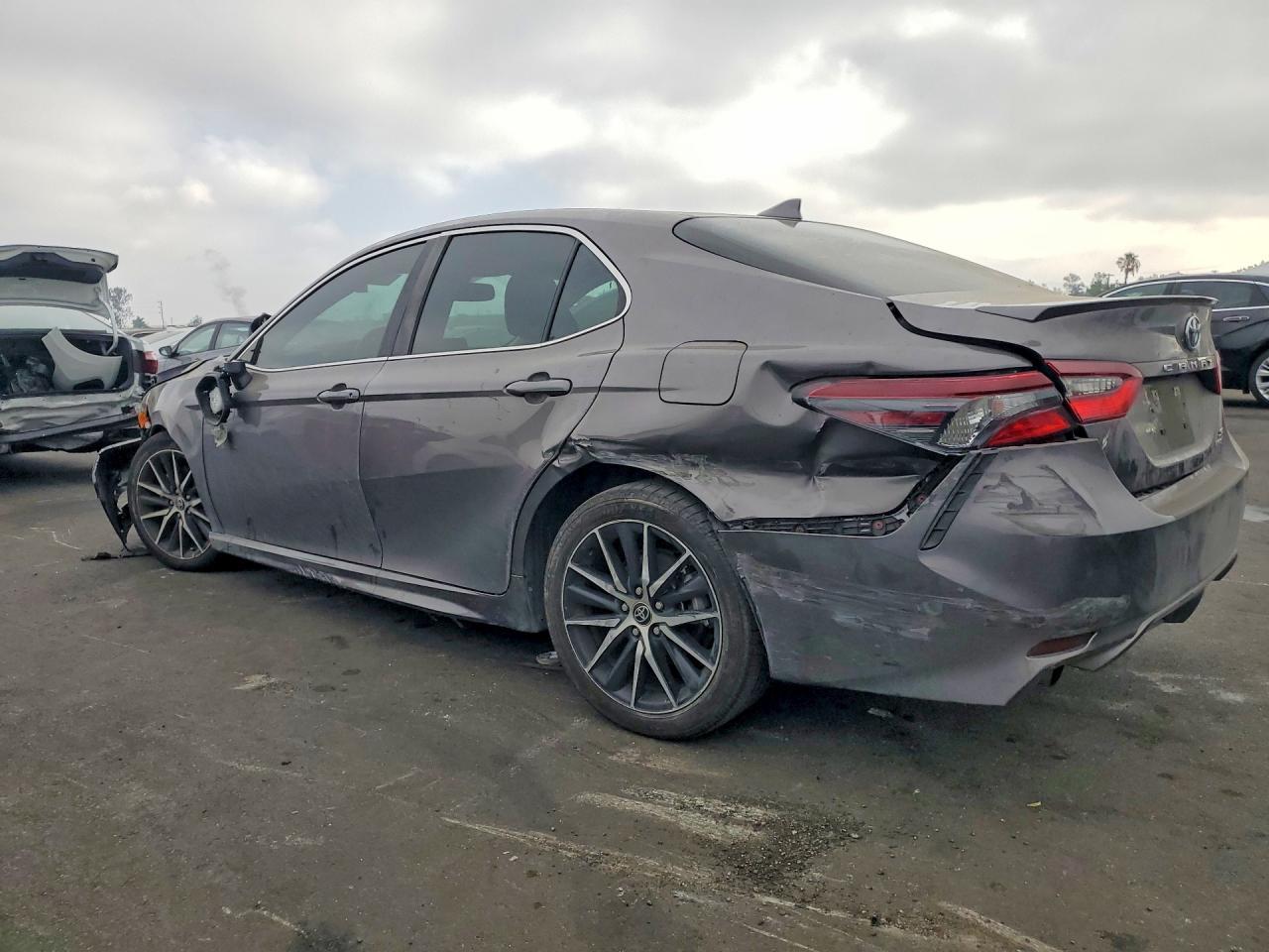 2022 Toyota Camry, SE