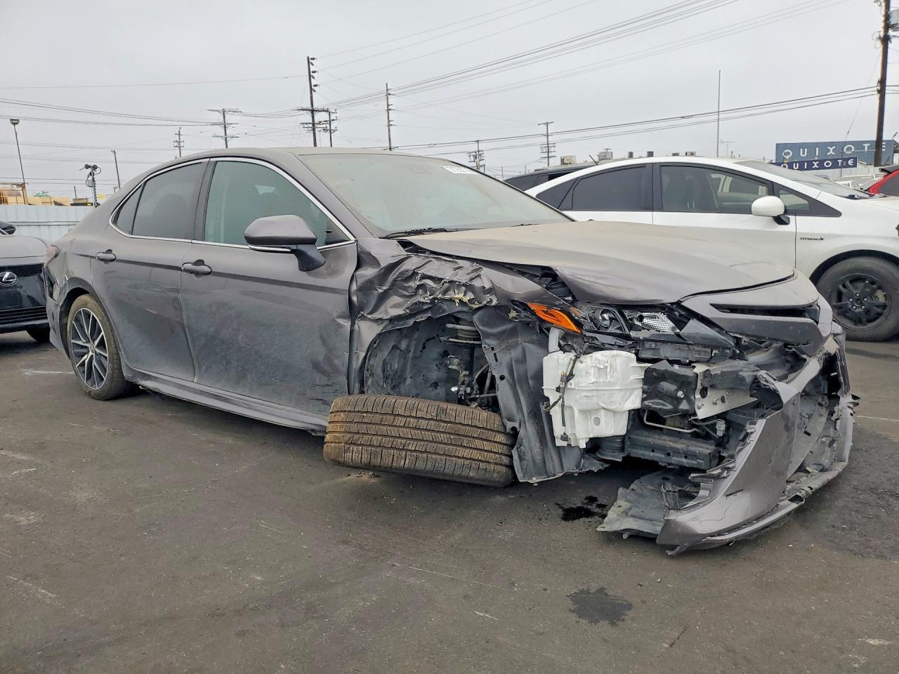 2022 Toyota Camry, SE