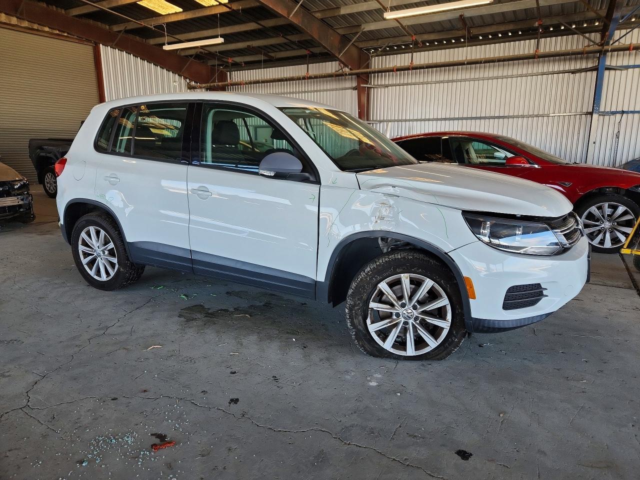 2017 Volkswagen Tiguan, S