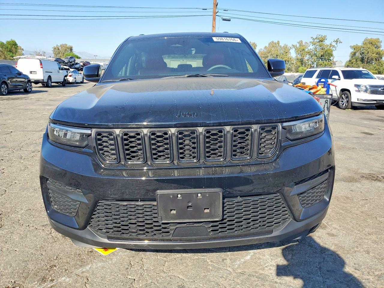 2025 Jeep Grand Cherokee, Laredo