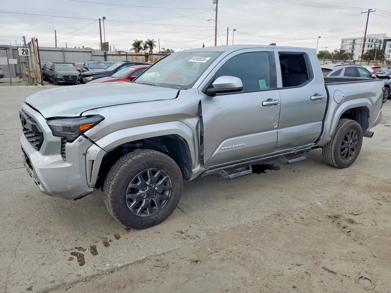 2025 Toyota Tacoma, SR5