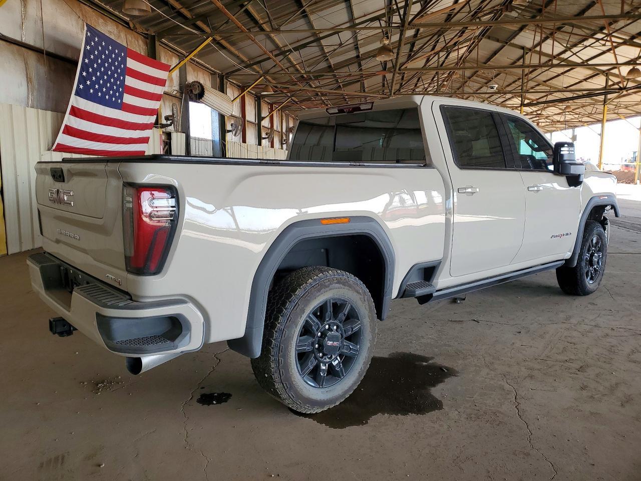 2026 GMC Sierra, K2500 At4