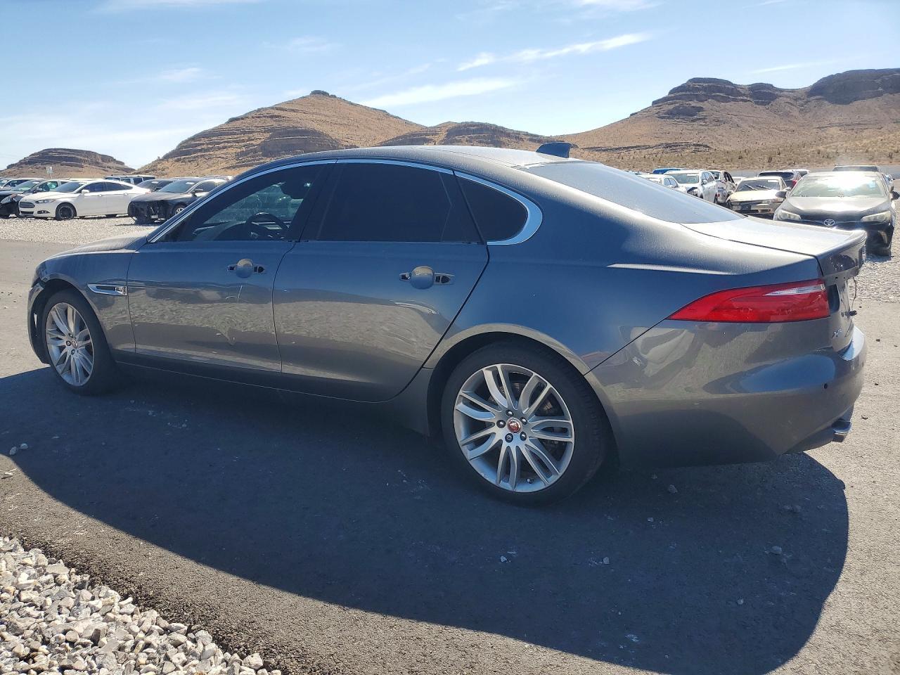 2017 Jaguar XF, Prestige