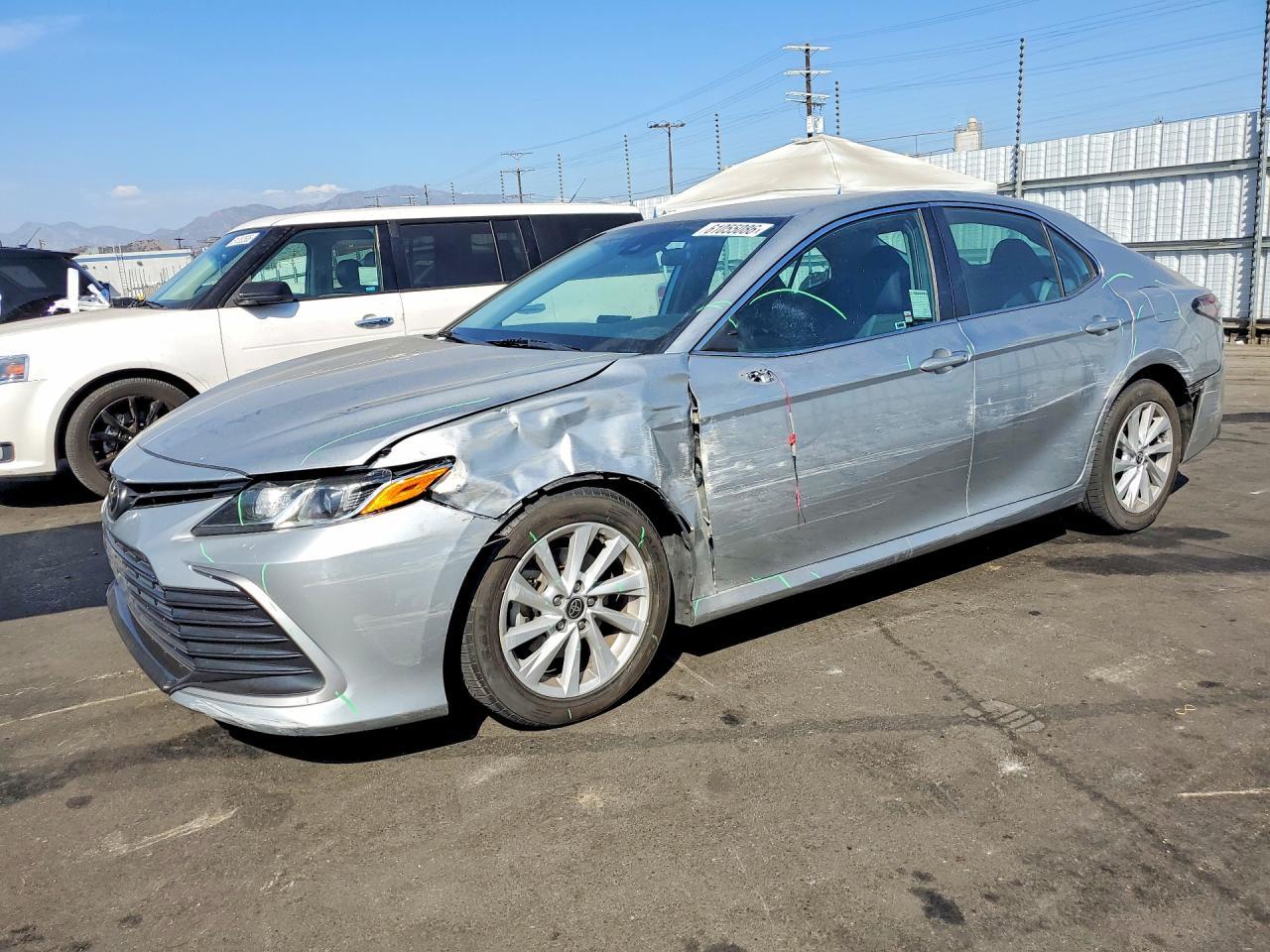2022 Toyota Camry, LE