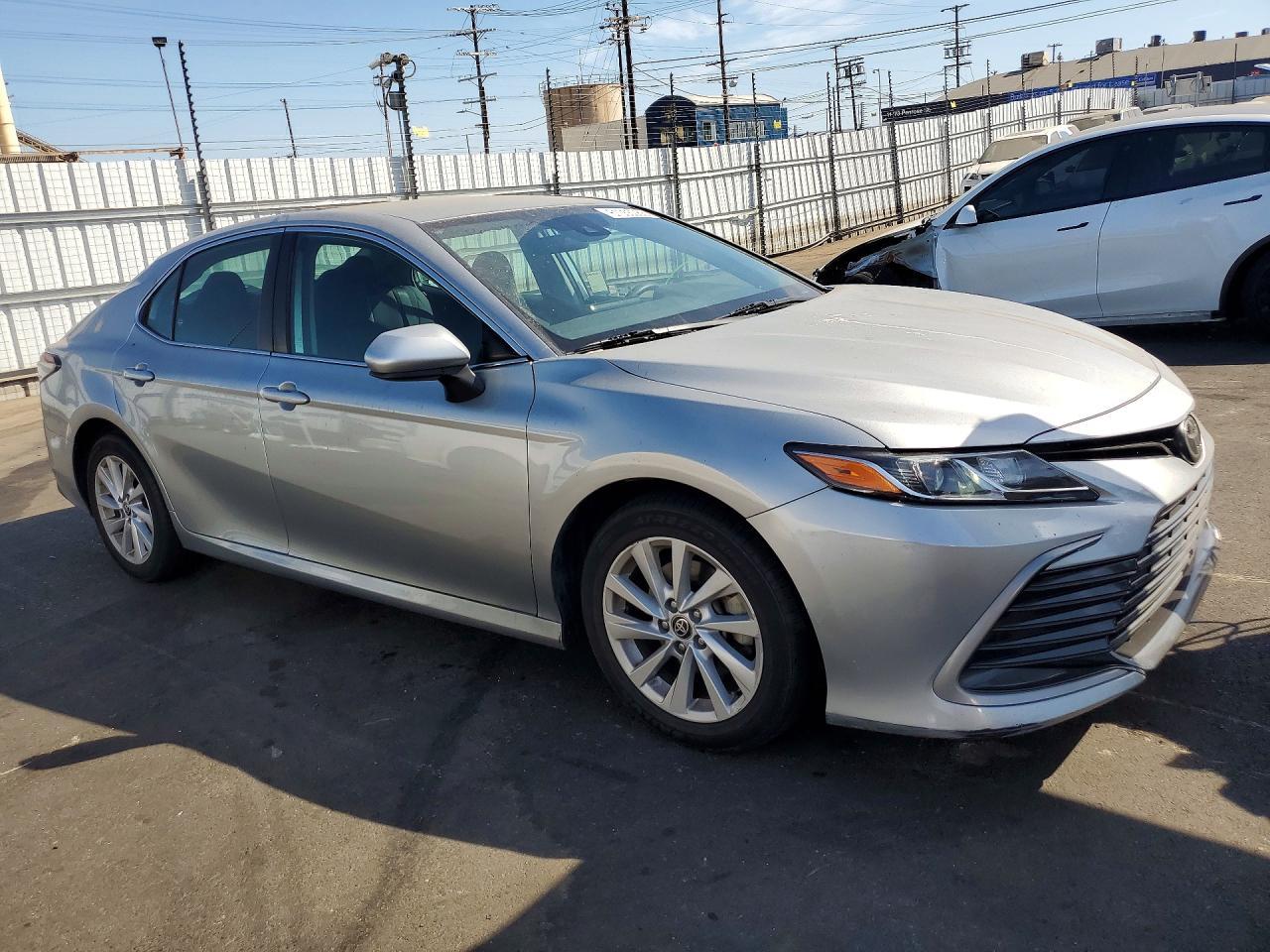 2022 Toyota Camry, LE