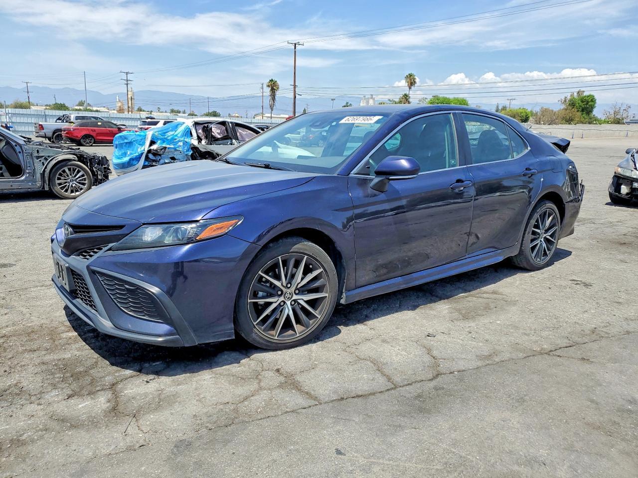 2022 Toyota Camry, SE