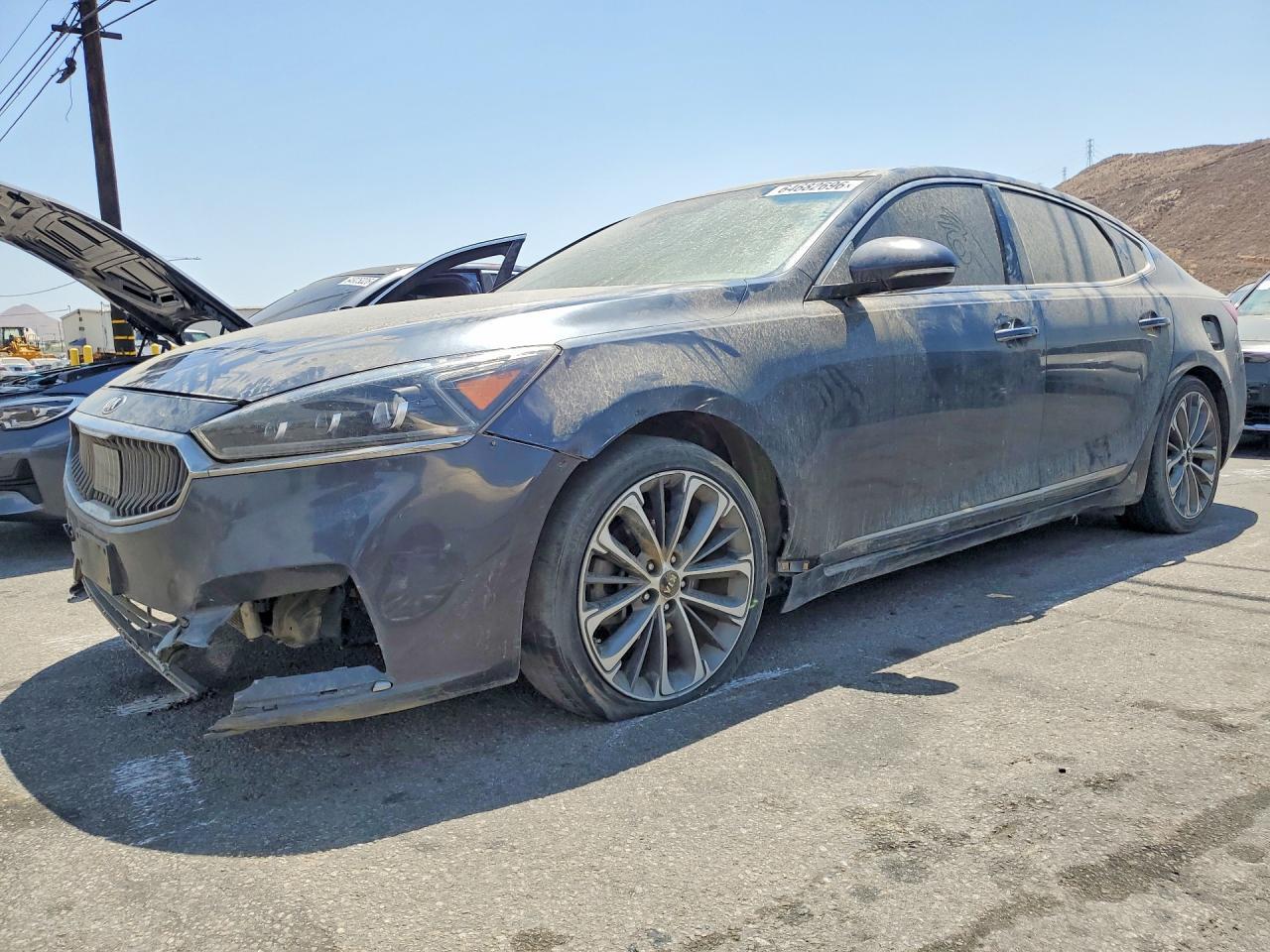 2017 KIA Cadenza, Technology