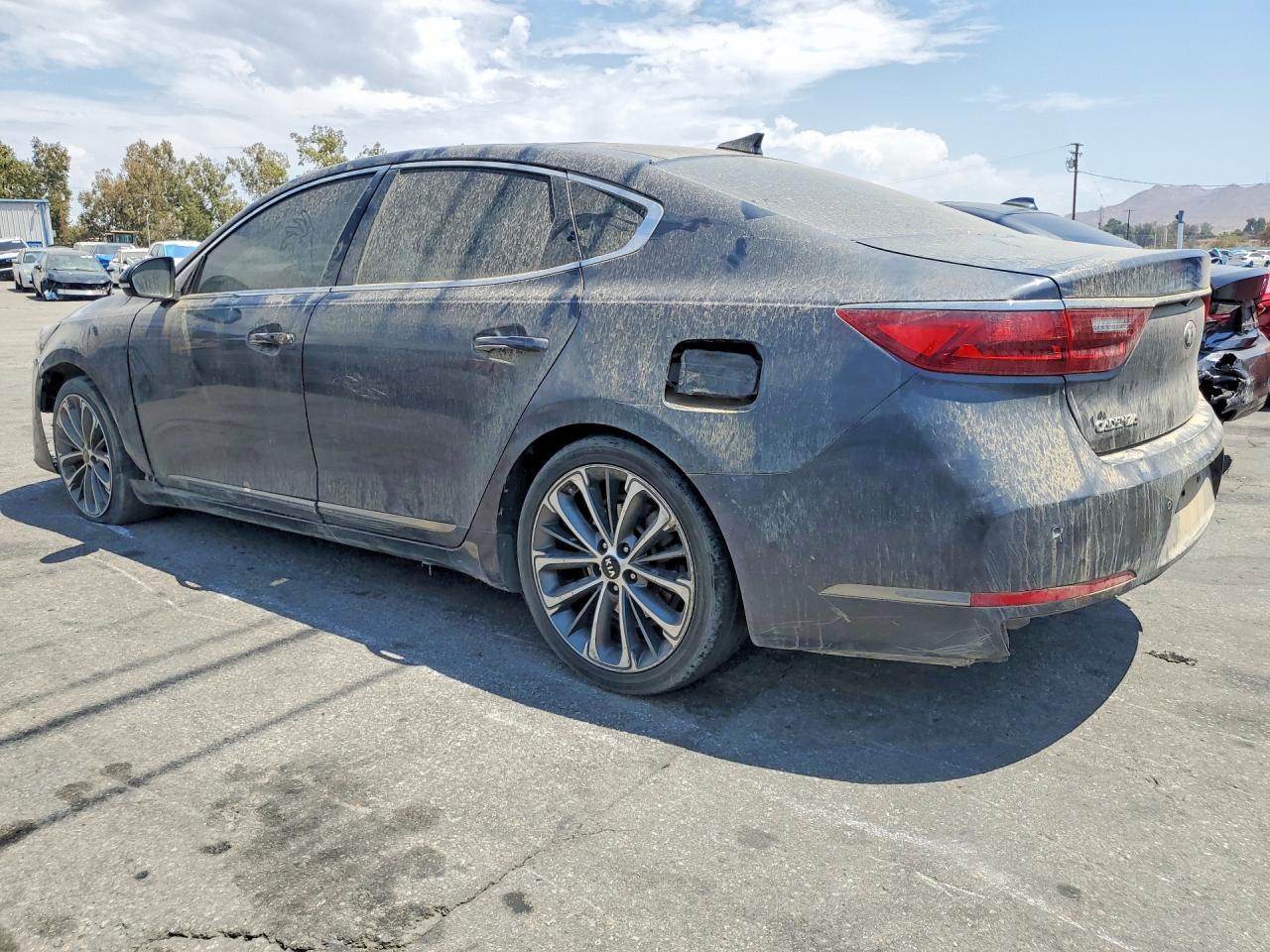 2017 KIA Cadenza, Technology