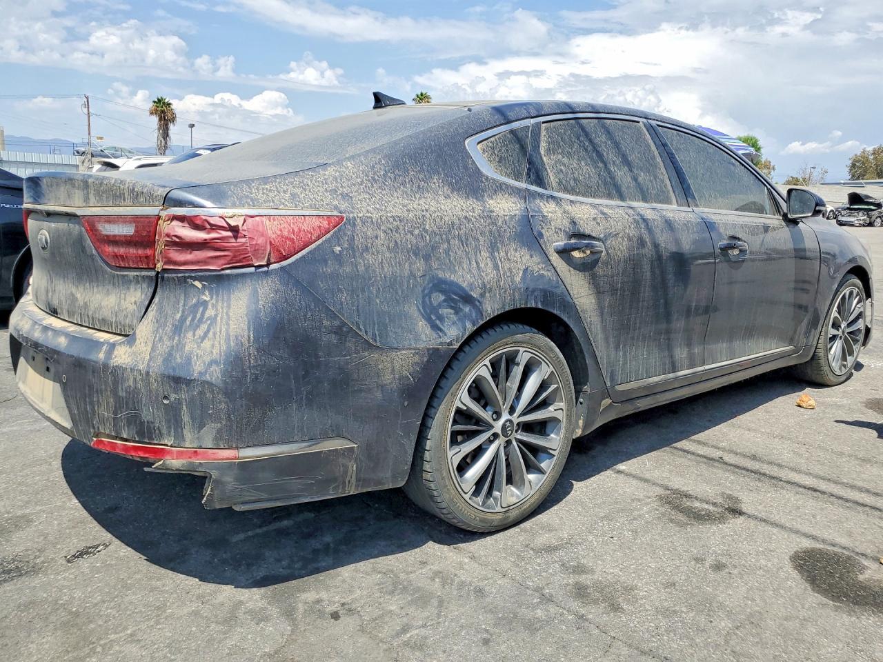 2017 KIA Cadenza, Technology