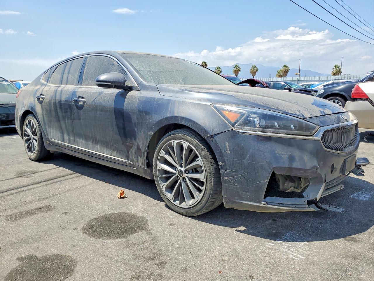 2017 KIA Cadenza, Technology
