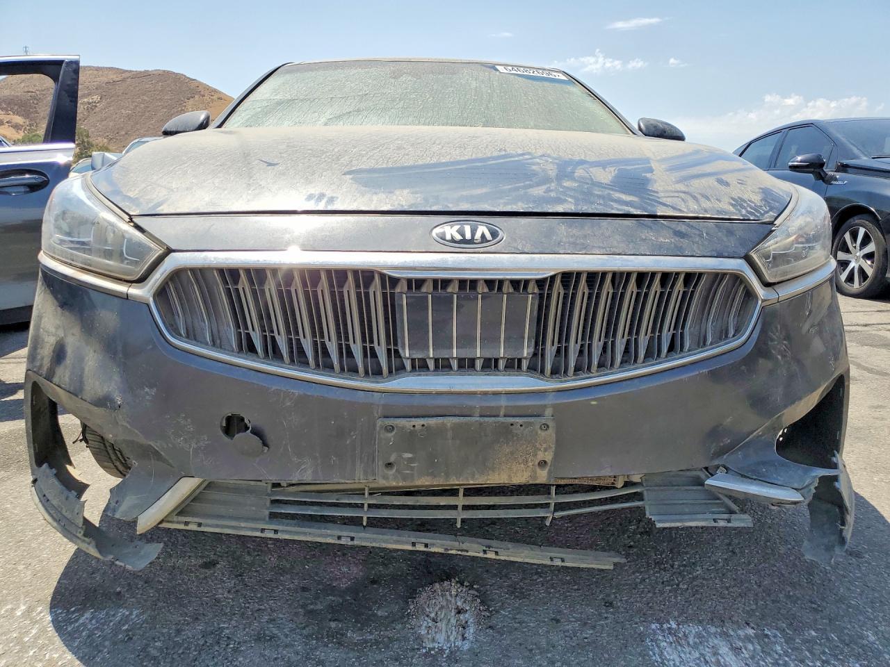 2017 KIA Cadenza, Technology