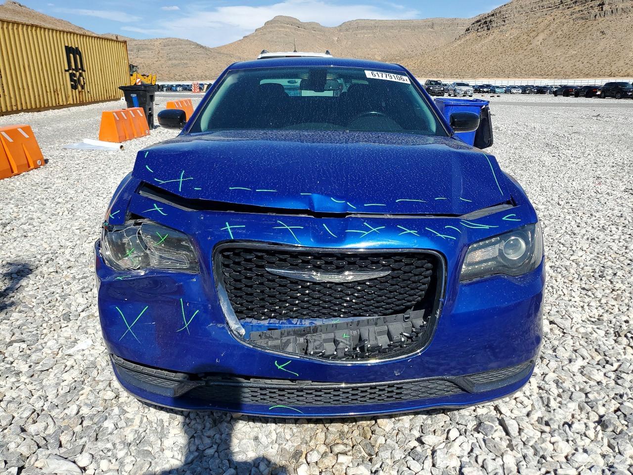 2020 Chrysler 300, Touring